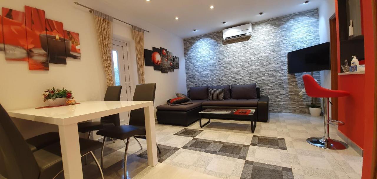 Holiday Home Jass Near Makarska Zagvozd Eksteriør billede